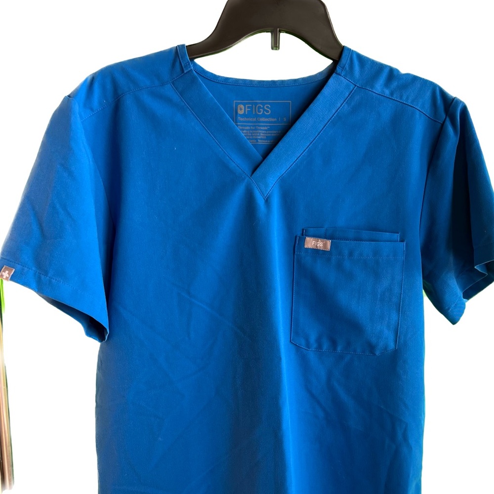 Figs scrub top EUC